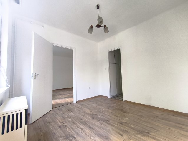 Eladó téglalakás, Dombóváron 29.5 M Ft, 1+2 szobás
