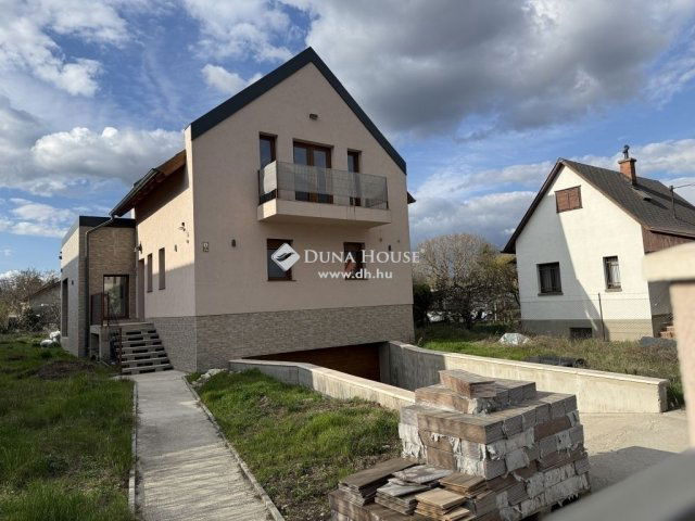 Eladó családi ház, Törökbálinton 149.9 M Ft, 4 szobás