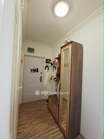 Eladó panellakás, Miskolcon 42 M Ft, 3 szobás