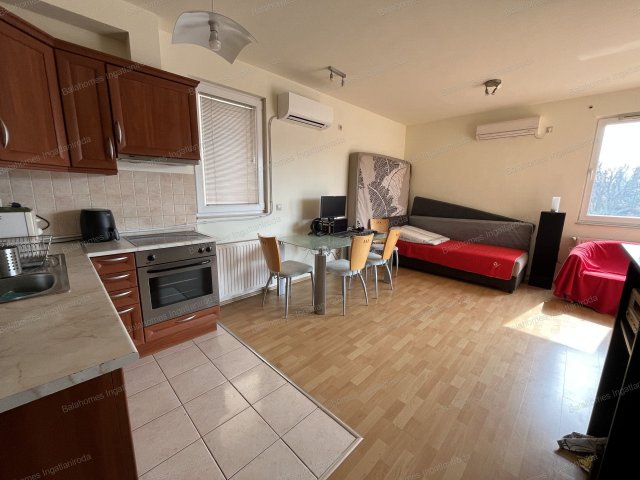 Eladó téglalakás, Siófokon 58.9 M Ft, 1 szobás