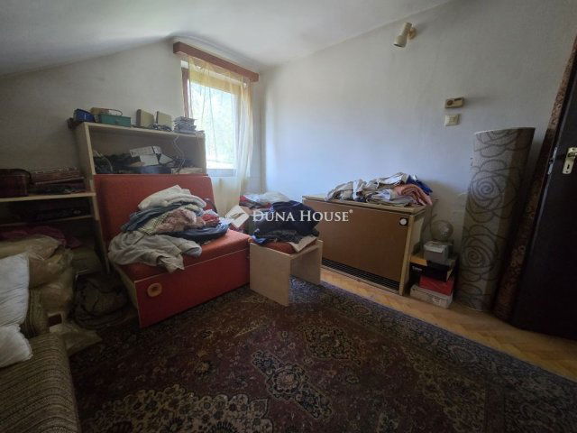 Eladó családi ház, Pécsett 46.9 M Ft, 4 szobás