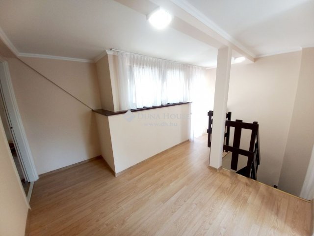 Eladó ikerház, Kecskeméten 98 M Ft, 4 szobás