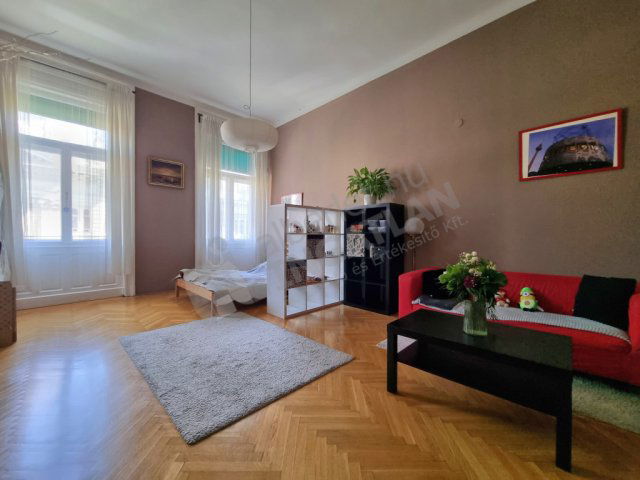 Kiadó téglalakás, albérlet, V. kerületben, Nádor utcában