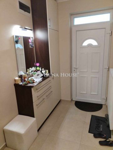 Kiadó téglalakás, albérlet, Pécsett 270 E Ft / hó, 4 szobás