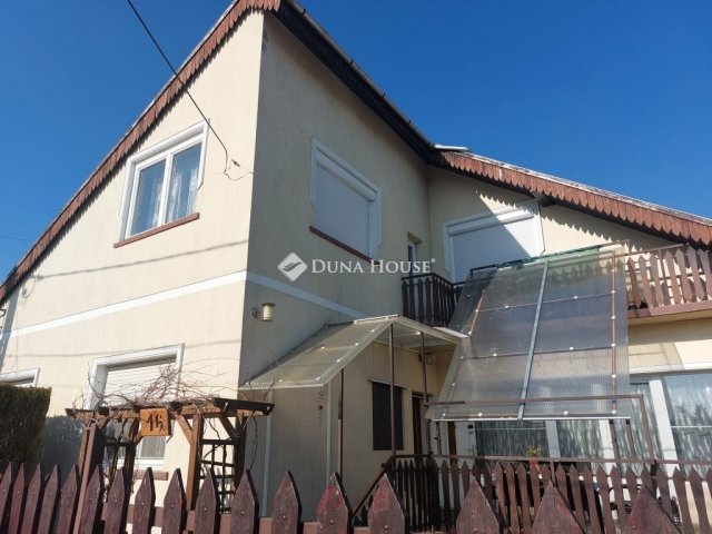 Eladó családi ház, Dunakeszin 119 M Ft, 3 szobás