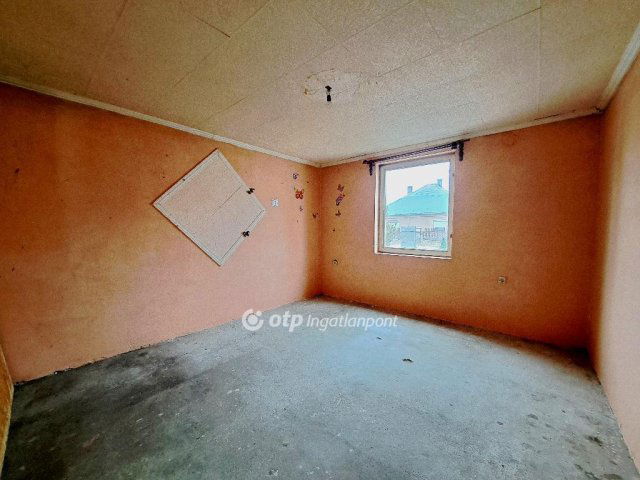 Eladó családi ház, Székelyen 7.5 M Ft, 2 szobás
