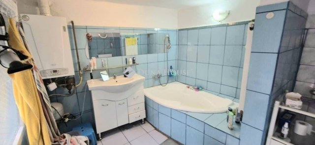 Eladó családi ház, Szegeden 38 M Ft, 1 szobás