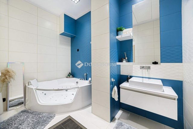 Eladó családi ház, Budaörsön 299 M Ft, 5 szobás