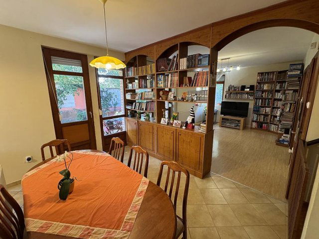 Eladó sorház, Budakalászon 135 M Ft, 5 szobás