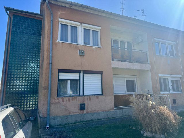 Eladó téglalakás, Marcaliban 28 M Ft, 2 szobás