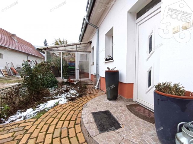 Eladó családi ház, Kecskeméten 140 M Ft, 5 szobás