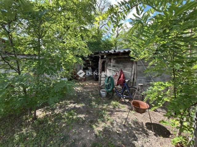 Eladó családi ház, Cecén 23.5 M Ft, 3 szobás