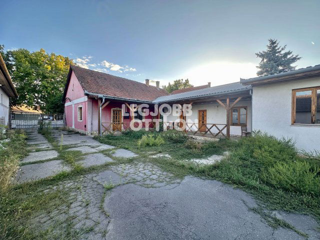 Eladó ipari ingatlan, Cegléden 89.9 M Ft / költözzbe.hu