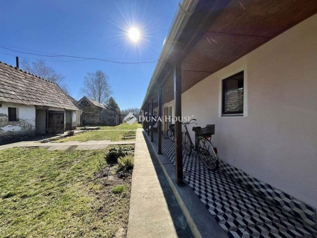 Eladó családi ház, Szakályon 11 M Ft, 3 szobás