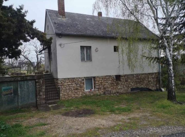 Eladó családi ház, Badacsonytomajon 55 M Ft, 6 szobás