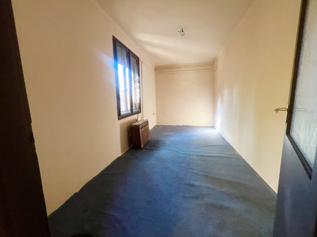 Eladó családi ház, Csorváson 9.9 M Ft, 2 szobás