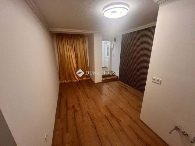 Eladó téglalakás, Budapesten, XII. kerületben, Németvölgyi úton