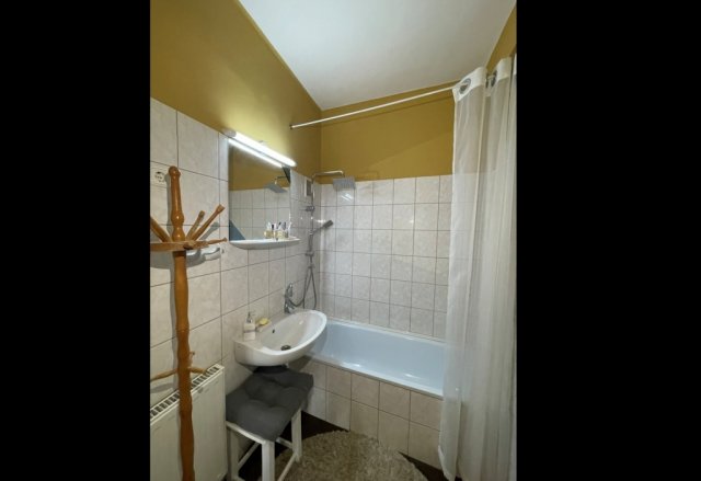Eladó téglalakás, Szekszárdon 49.99 M Ft, 1+2 szobás