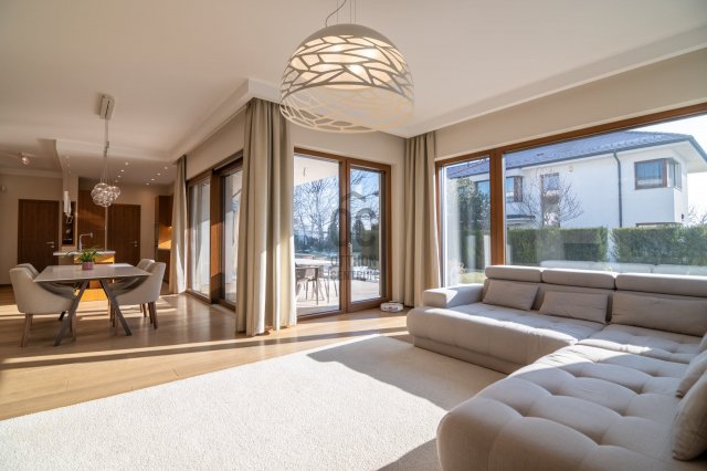 Eladó családi ház, Budapesten, XI. kerületben 685 M Ft, 9 szobás