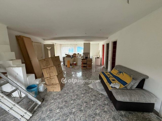 Eladó családi ház, Szigetszentmiklóson 74.9 M Ft, 1+2 szobás