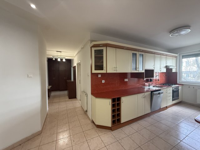 Eladó téglalakás, Nyíregyházán 69.99 M Ft, 3 szobás