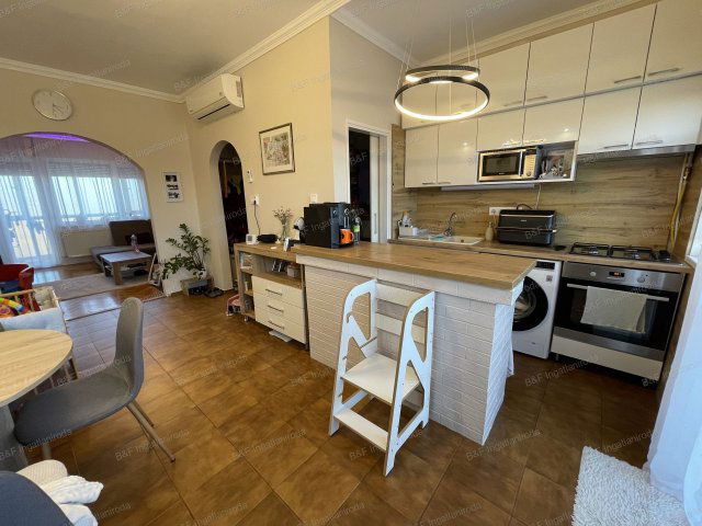 Eladó téglalakás, Hajdúszoboszlón 69 M Ft, 2+2 szobás