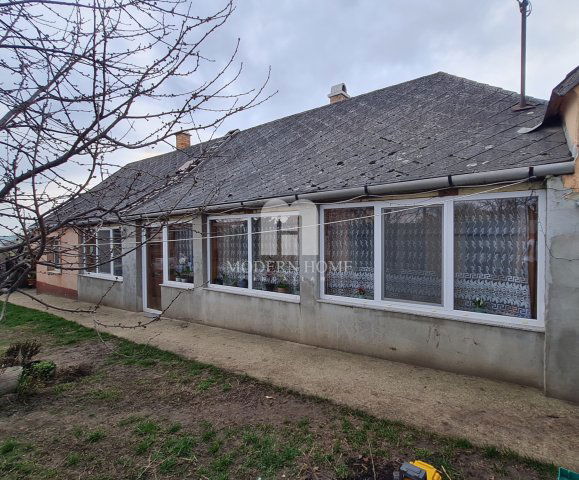 Eladó családi ház, Csákváron 38.8 M Ft, 3 szobás