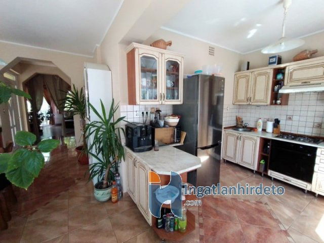 Eladó családi ház, Bátonyterenyén 40 M Ft, 4 szobás