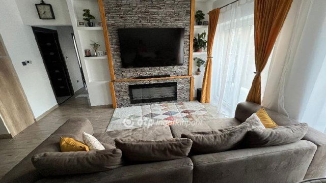 Eladó téglalakás, Hajdúszoboszlón 73 M Ft, 3 szobás