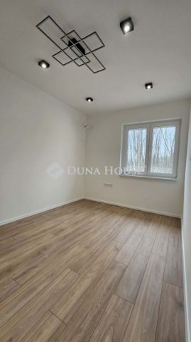 Eladó ikerház, Nyáregyházán 84 M Ft, 4 szobás