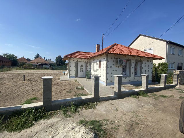 Eladó családi ház, Abonyban 34.9 M Ft, 2 szobás