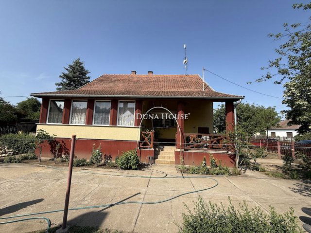Eladó családi ház, Kecskeméten 70 M Ft, 4 szobás