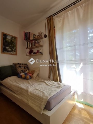 Eladó családi ház, Kesztölcön 135 M Ft, 6 szobás