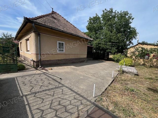 Eladó családi ház, Dabason 45.9 M Ft, 2 szobás
