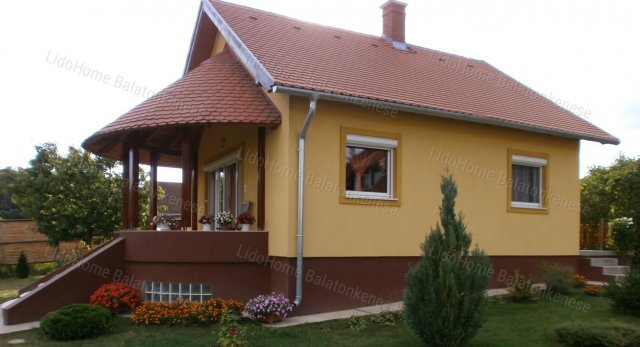 Eladó nyaraló, Balatonkenesén 74.99 M Ft, 3 szobás