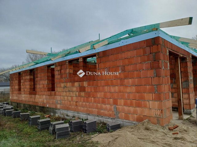 Eladó családi ház, Ráckevén 89 M Ft, 5 szobás