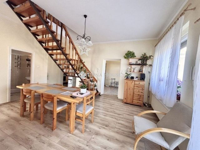 Eladó családi ház, Szigethalmon 101.9 M Ft, 6 szobás