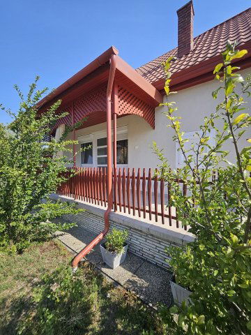 Eladó családi ház, Vonyarcvashegyen 107 M Ft, 4 szobás