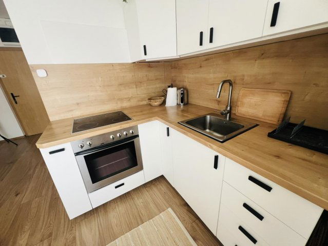 Kiadó panellakás, albérlet, Tatabányán 160 E Ft / hó, 1 szobás