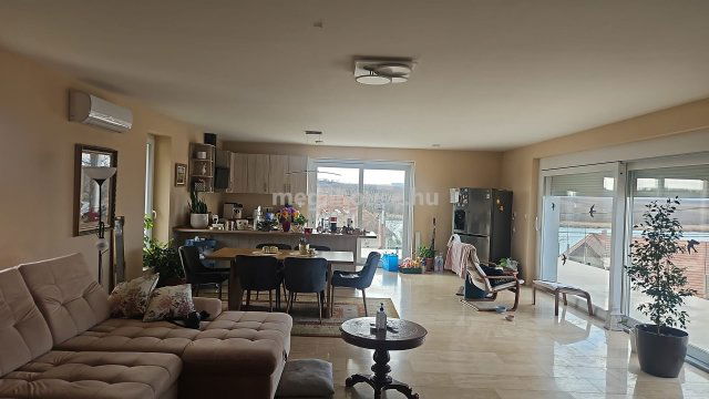 Eladó családi ház, Biatorbágyon 229 M Ft, 6 szobás