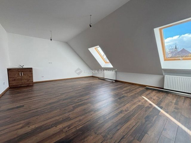 Eladó téglalakás, Sopronban 65.55 M Ft, 3 szobás