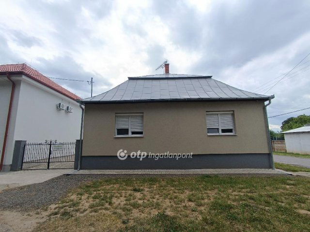 Eladó családi ház, Mándokon 48.5 M Ft, 3 szobás
