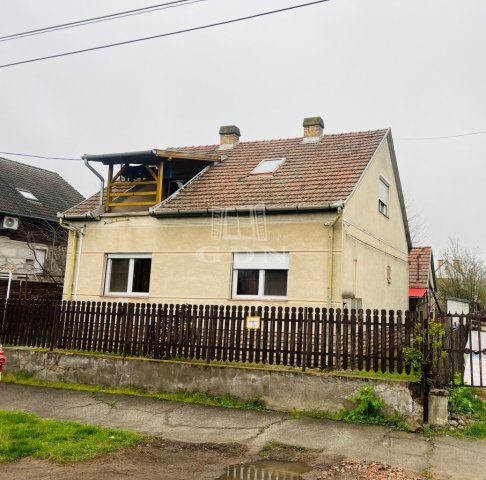 Eladó családi ház, Szegeden 110.9 M Ft, 5 szobás