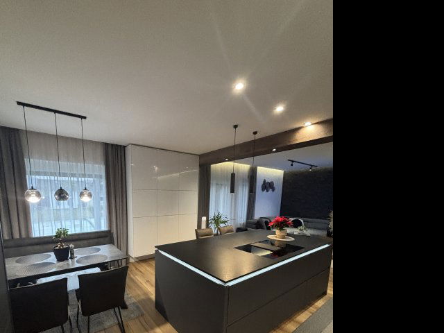 Eladó családi ház, Szombathelyen 175 M Ft, 1+3 szobás