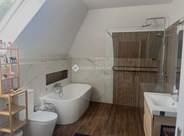 Eladó téglalakás, Budapesten, XVIII. kerületben 83 M Ft