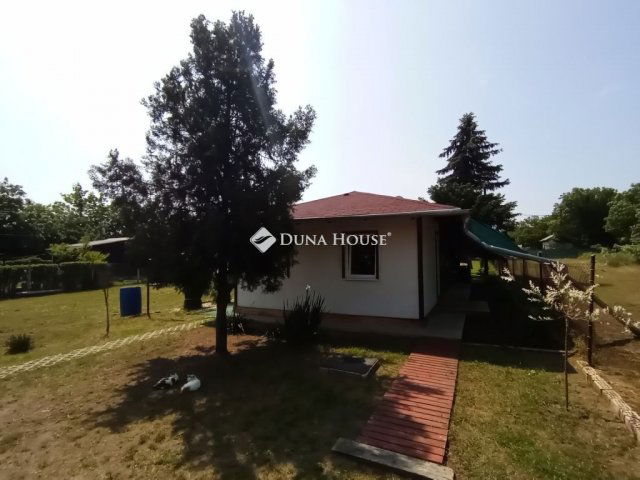 Eladó nyaraló, Tóalmáson 28 M Ft, 2 szobás