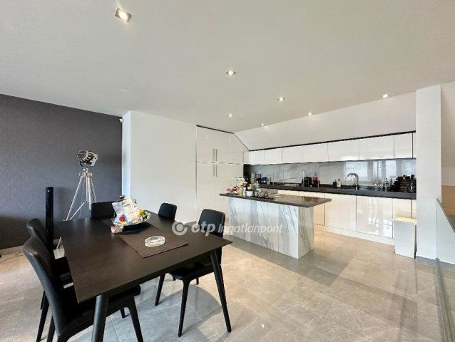 Eladó téglalakás, Budapesten, V. kerületben 224.99 M Ft