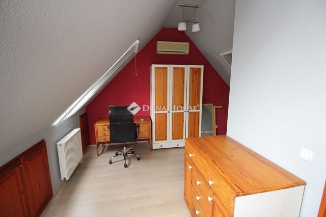 Eladó téglalakás, Kecskeméten 79 M Ft, 4 szobás