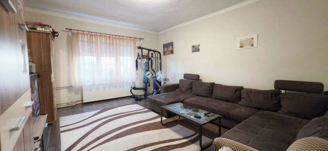 Eladó téglalakás, Szombathelyen 42 M Ft, 2 szobás