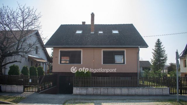 Eladó családi ház, Győrött 119.9 M Ft, 4+1 szobás